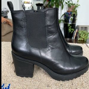 Vagabond Chunky Leather Ankle Boot